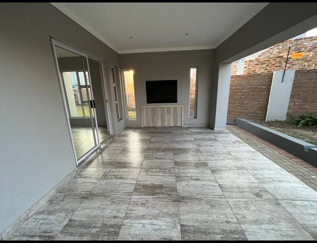 3 BEDROOM TOWNHOUSE FOR SALE IN RIVERSPRAY LIFESTYLE ESTATE
